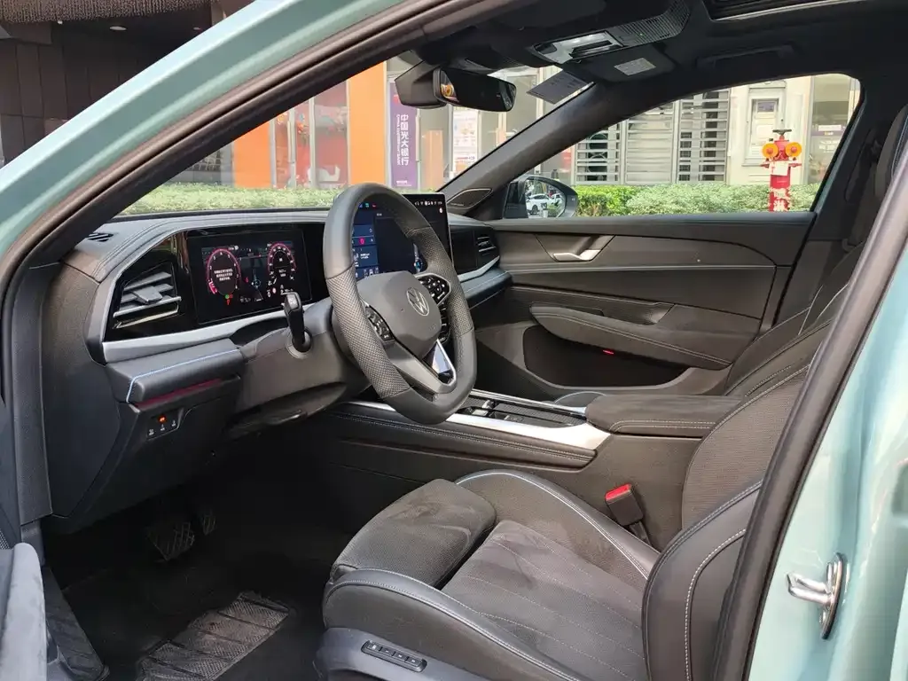 Volkswagen Passat 2024 из CN, фото 8