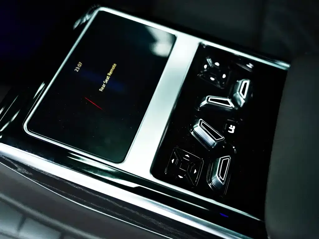 Audi A8 2025 из CN, фото 10