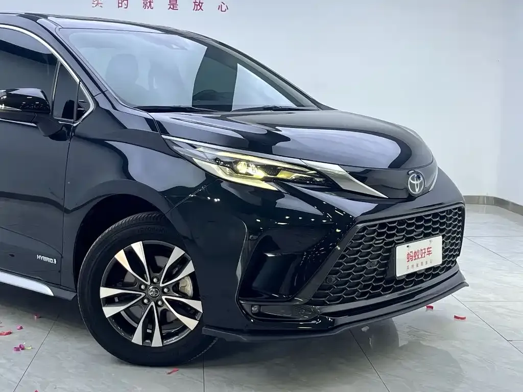 Toyota Granvia 2023 из CN, фото 7