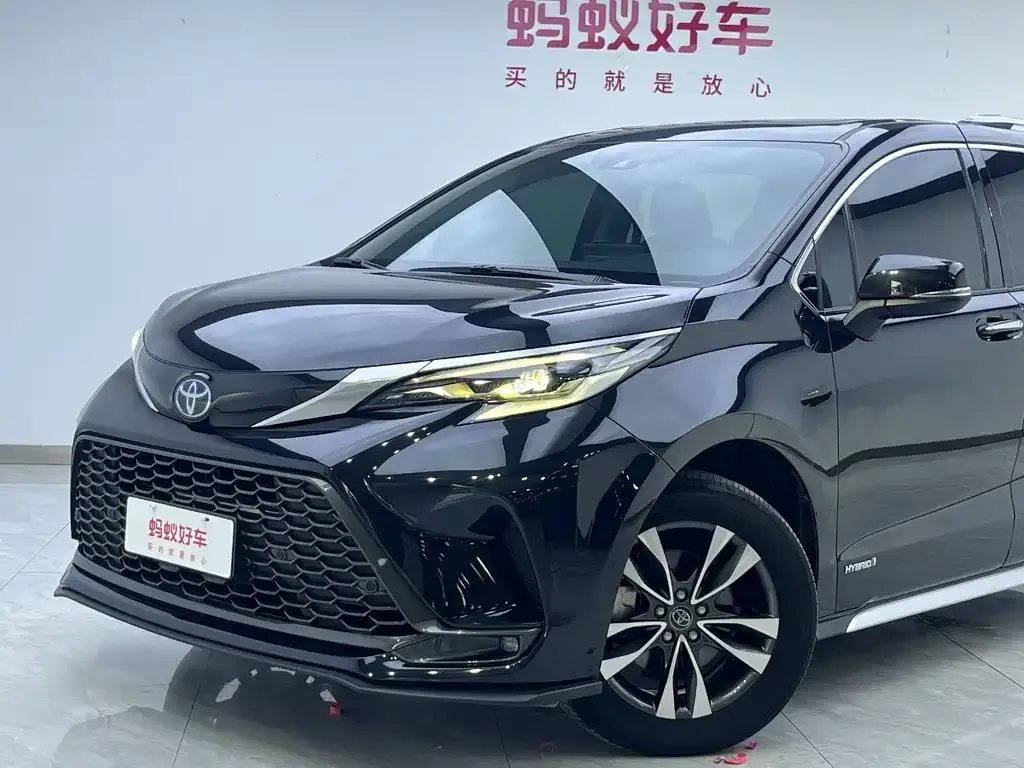 Toyota Granvia 2023 из CN, фото 8