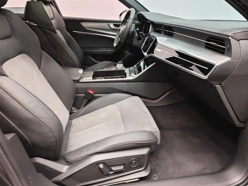 Audi A6L 2021 из CN, фото 10
