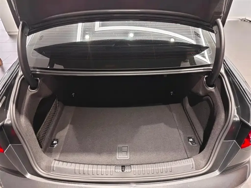 Audi A6L 2021 из CN, фото 3