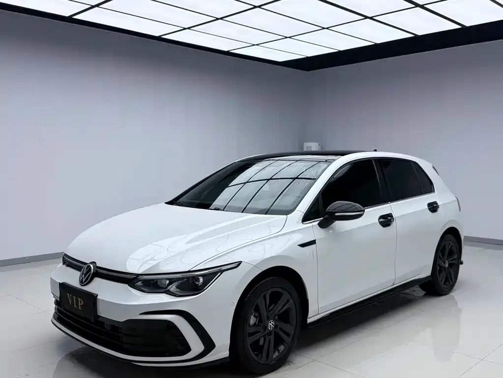 Volkswagen Golf 2023 из CN, фото 1