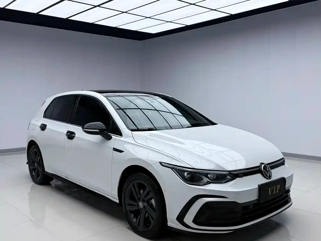 Volkswagen Golf 2023 из CN, фото 3