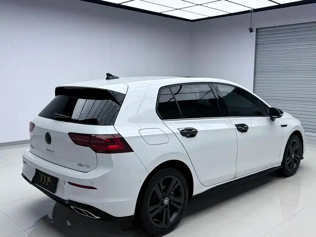 Volkswagen Golf 2023 из CN, фото 4