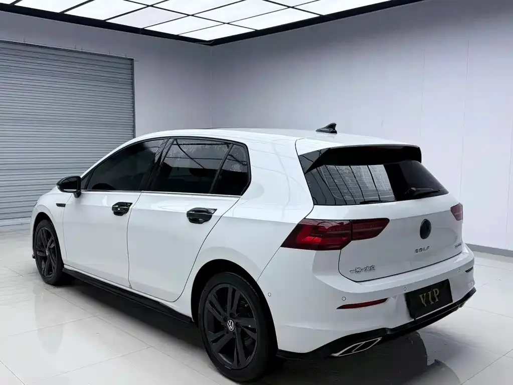 Volkswagen Golf 2023 из CN, фото 6