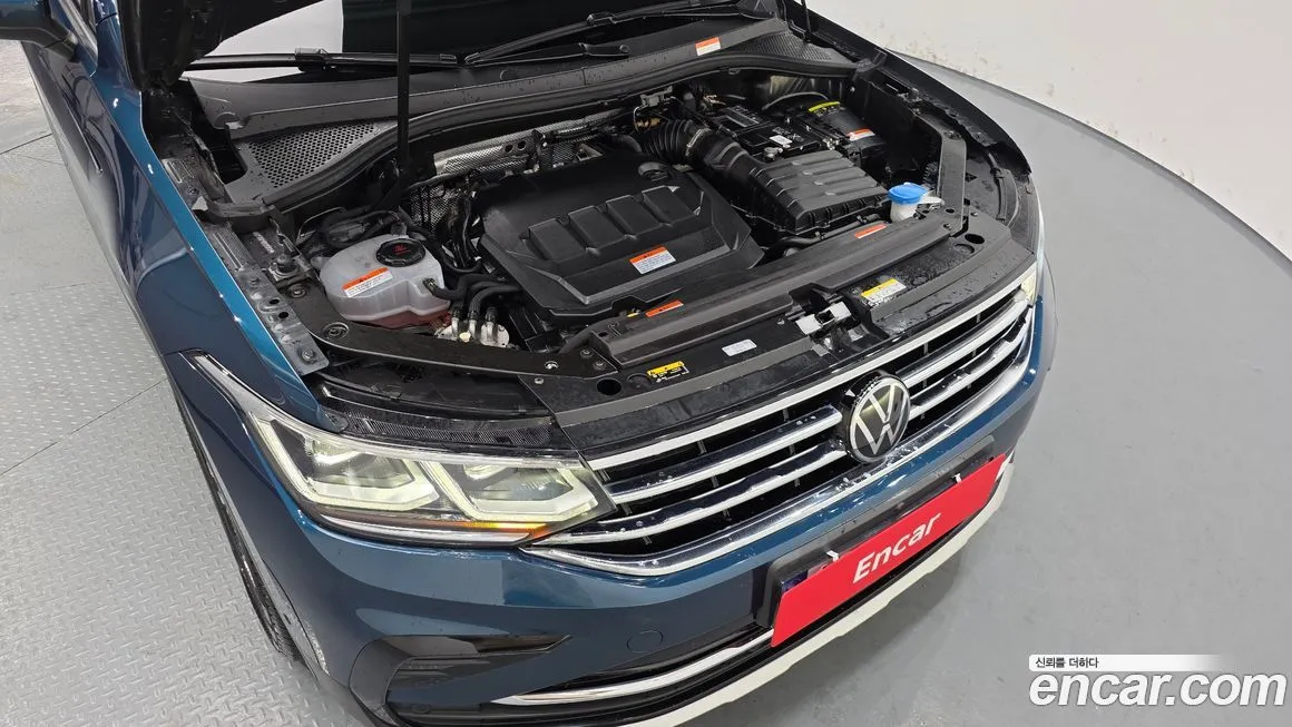 Volkswagen Tiguan — фото 6