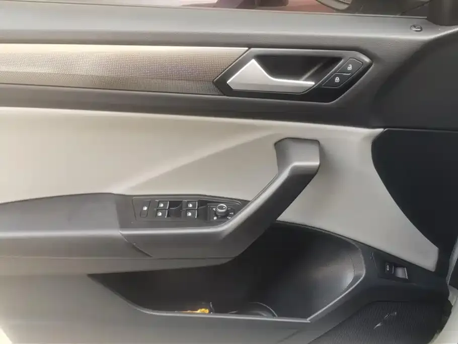Volkswagen T-Roc 2023 из CN, фото 7
