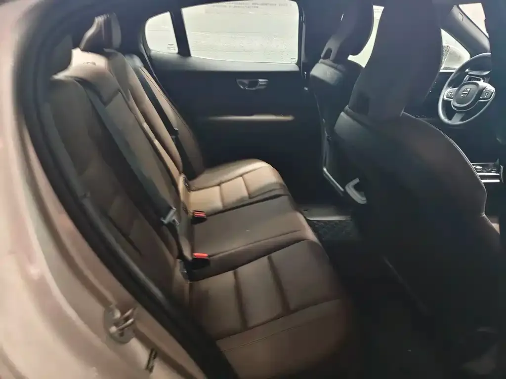 Volvo S60 2025 из CN, фото 10