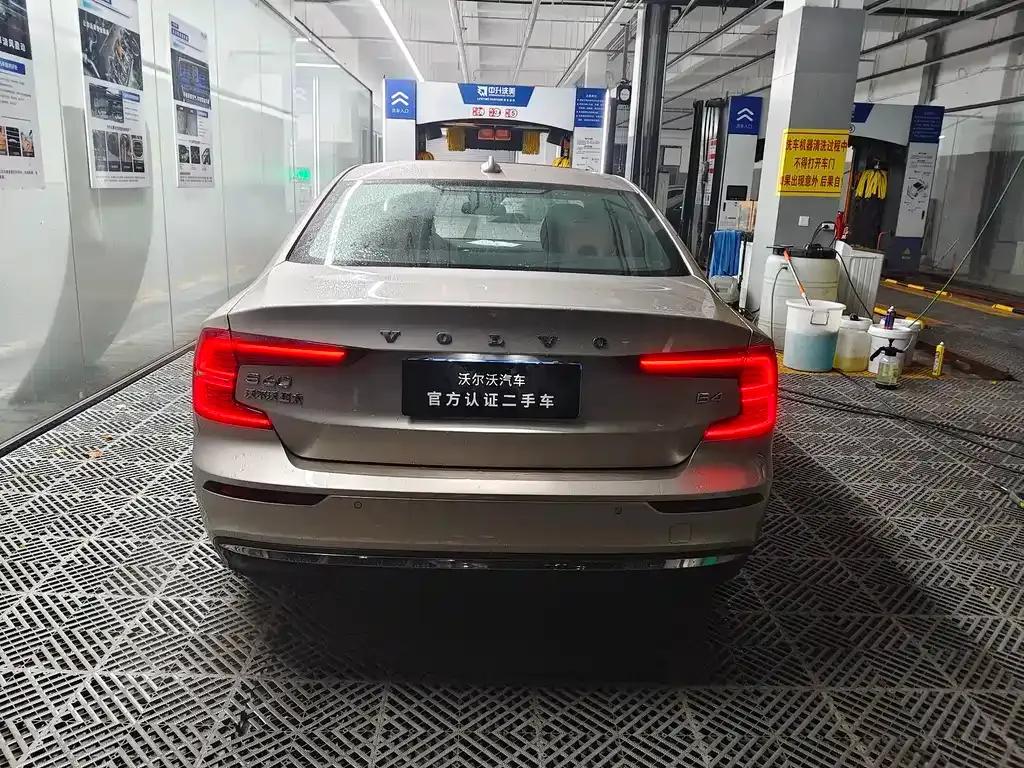 Volvo S60 2025 из CN, фото 5