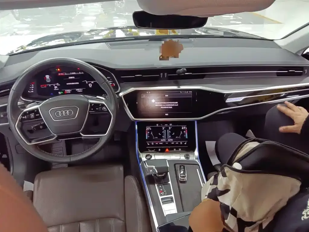 Audi A7L 2021 из CN, фото 10