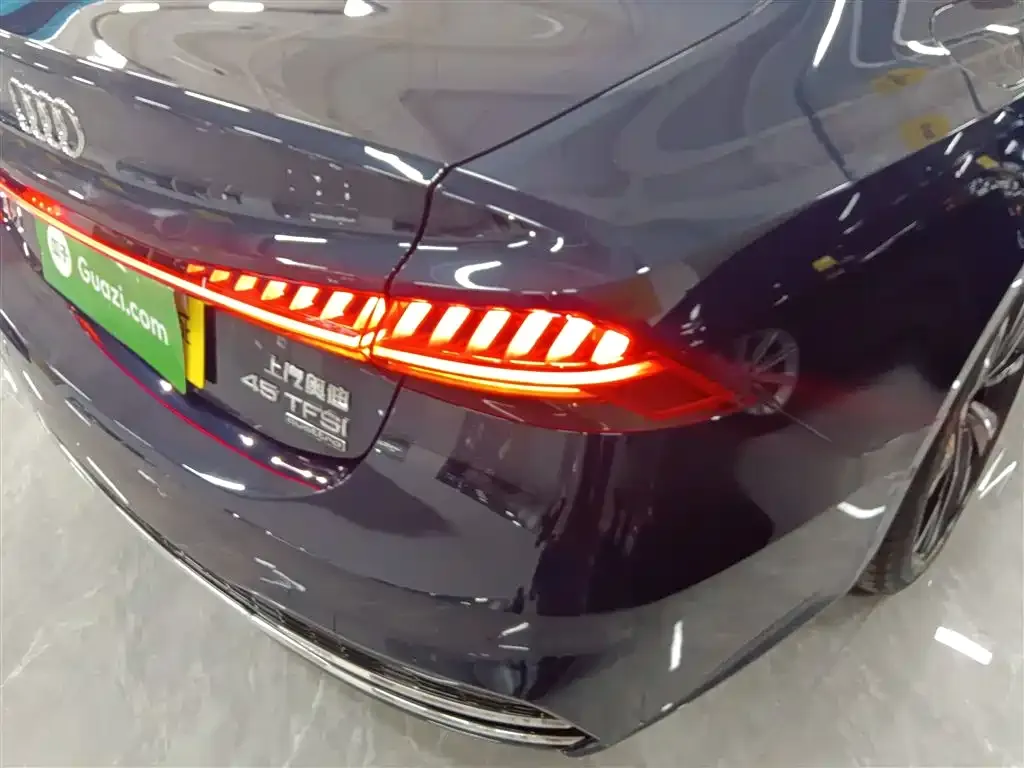 Audi A7L 2021 из CN, фото 8