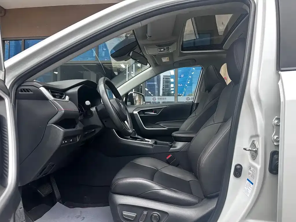 Toyota Wildlander New Energy 2021 из CN, фото 10