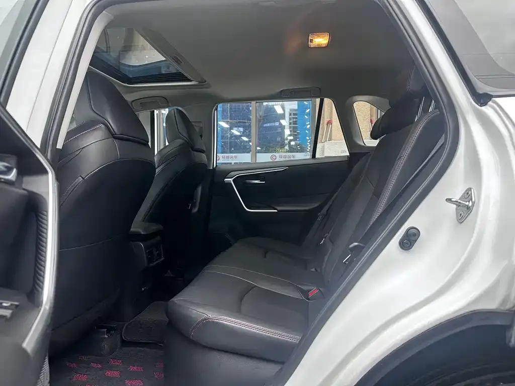 Toyota Wildlander New Energy 2021 из CN, фото 8