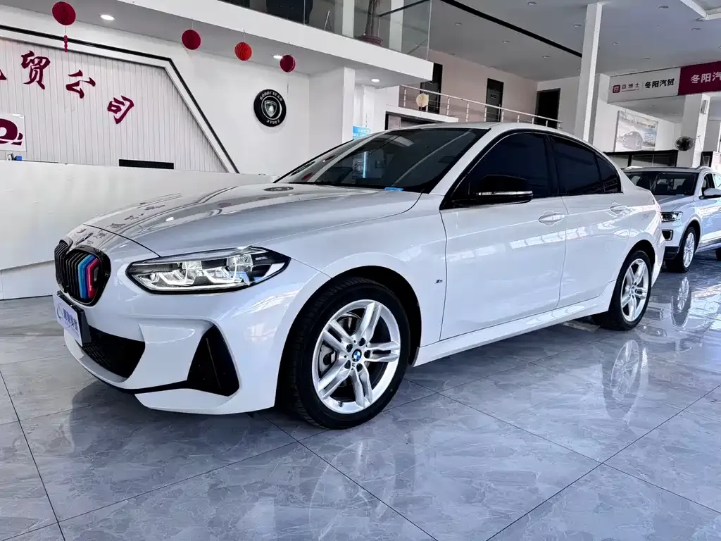 BMW 1 Series 2022 из CN, фото 1