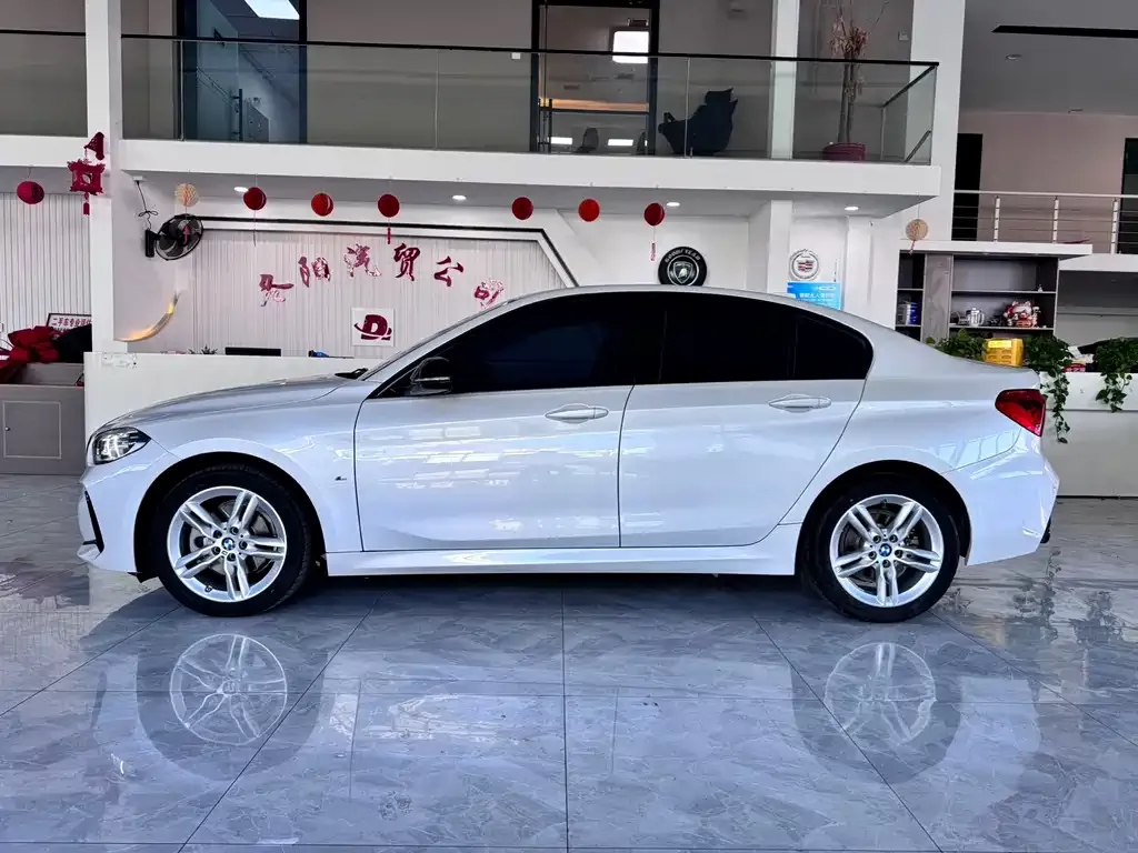 BMW 1 Series 2022 из CN, фото 3