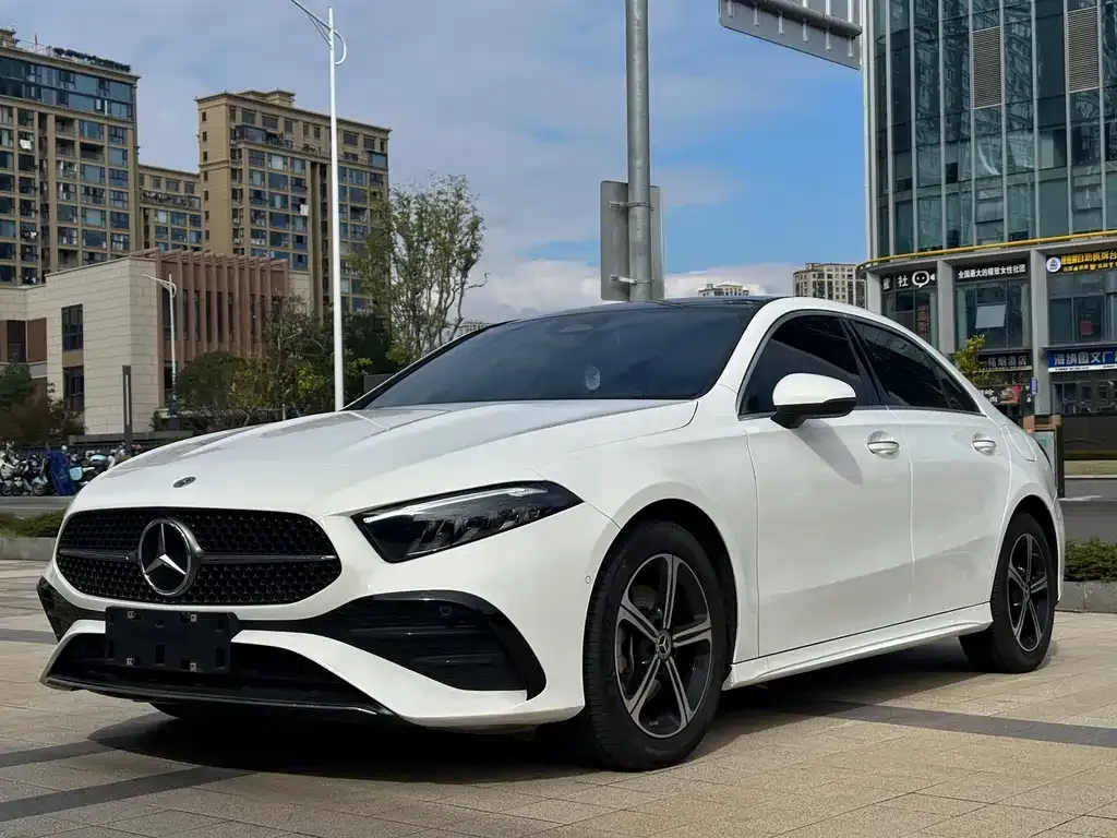 Mercedes-Benz A-Class 2023 из CN, фото 1