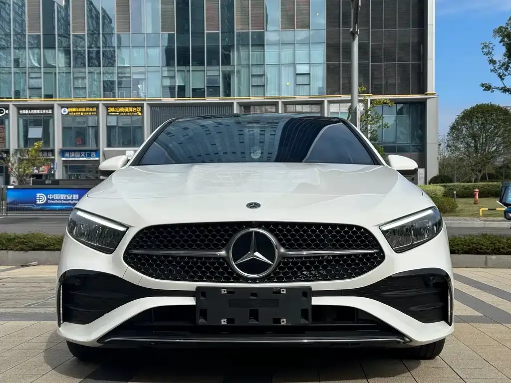 Mercedes-Benz A-Class 2023 из CN, фото 2