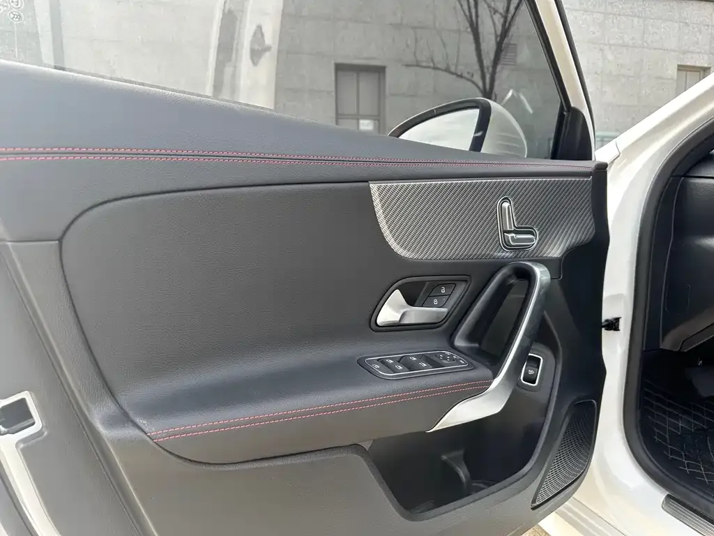 Mercedes-Benz A-Class 2023 из CN, фото 8