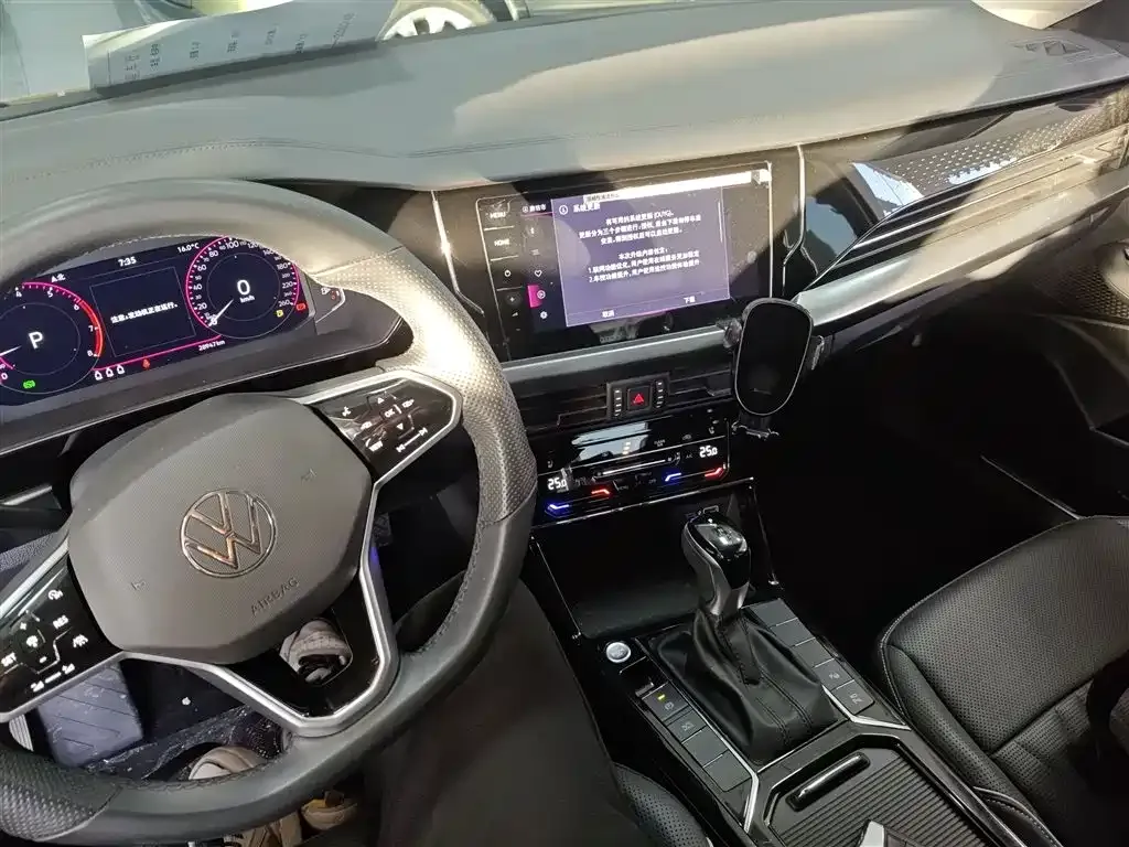 Volkswagen Passat 2023 из CN, фото 10