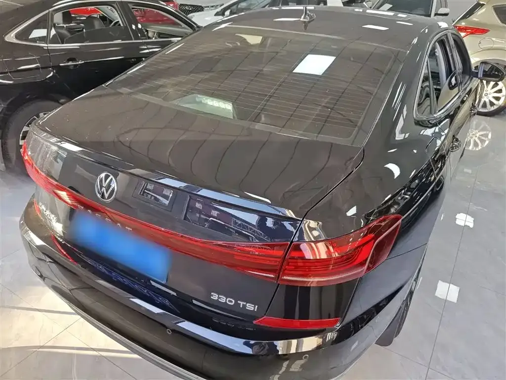 Volkswagen Passat 2023 из CN, фото 6