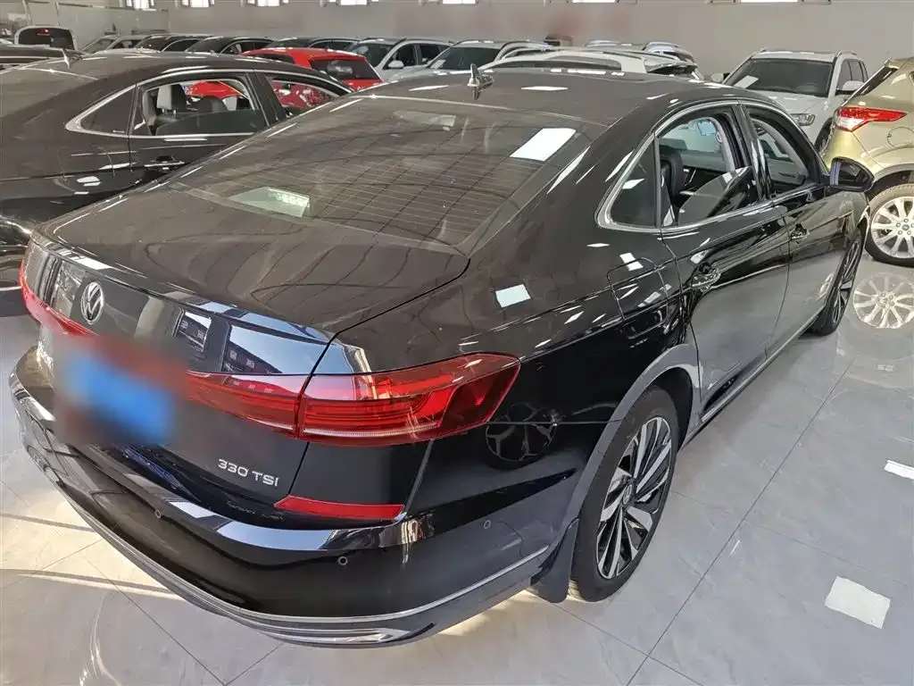 Volkswagen Passat 2023 из CN, фото 7