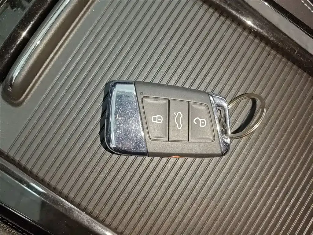 Volkswagen Passat 2023 из CN, фото 9
