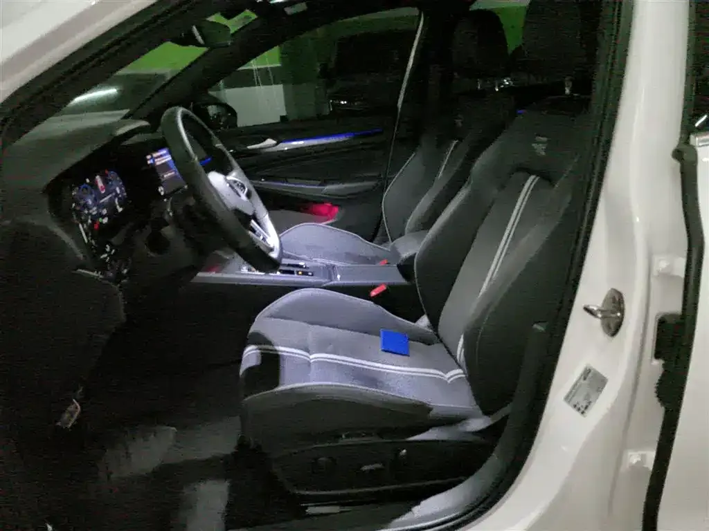 Volkswagen Golf 2022 из CN, фото 8