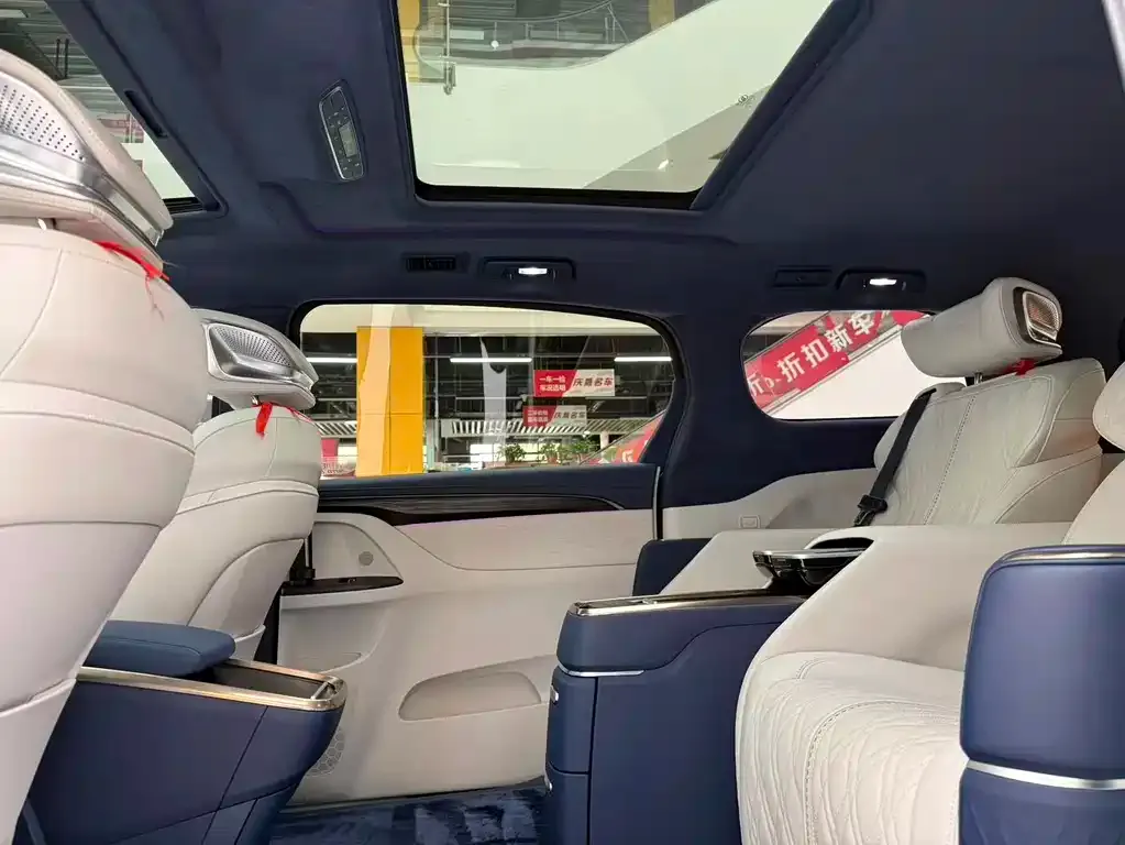 Buick GL8 2022 из CN, фото 5