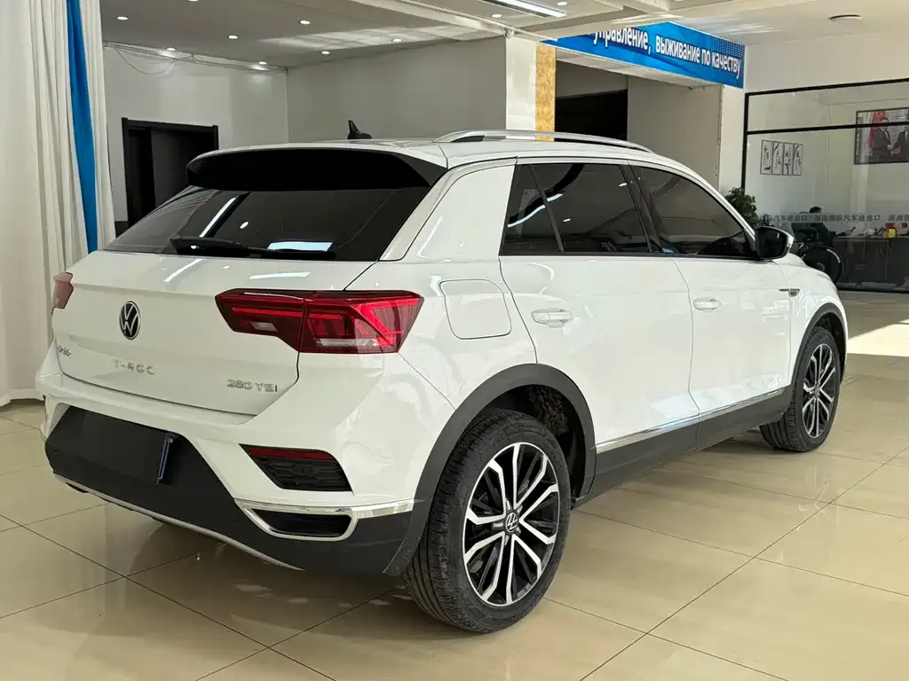 Volkswagen T-Roc — фото 6