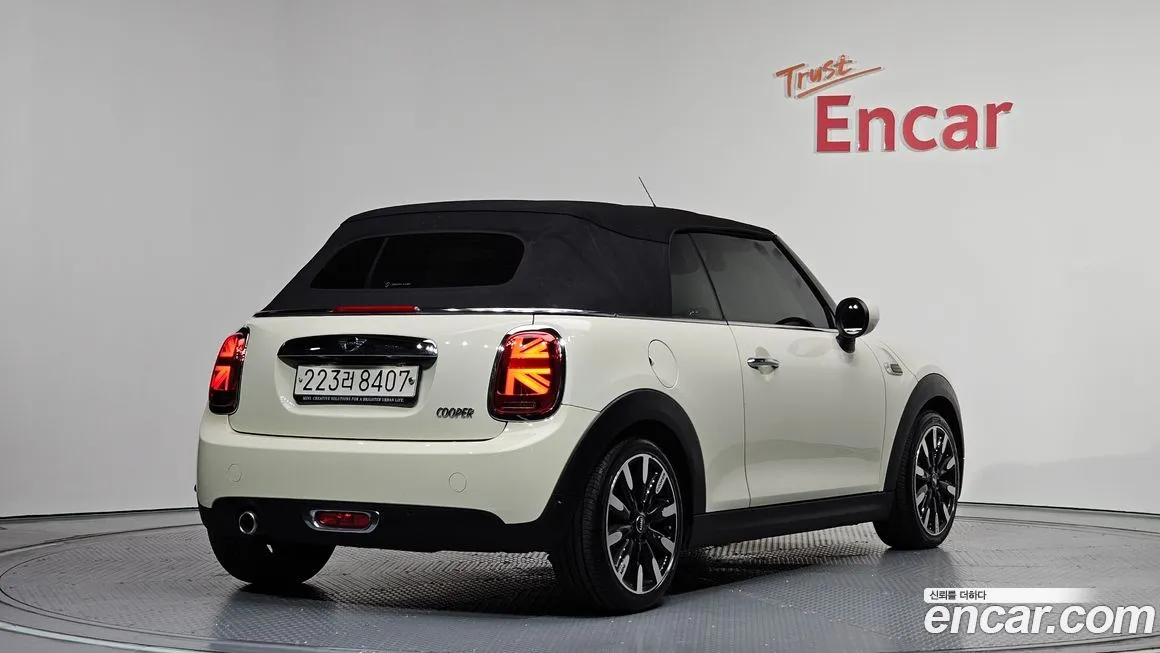 Mini Cooper Convertible 2021 из KR, фото 2