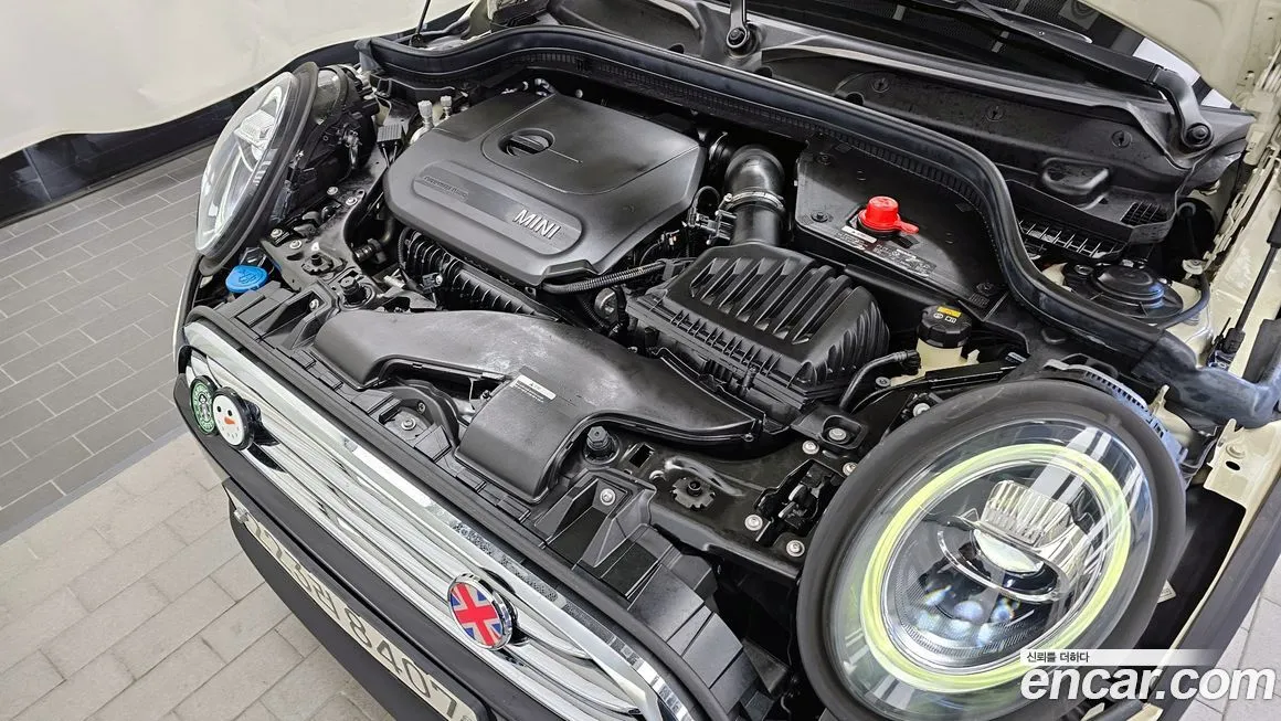 Mini Cooper Convertible 2021 из KR, фото 6
