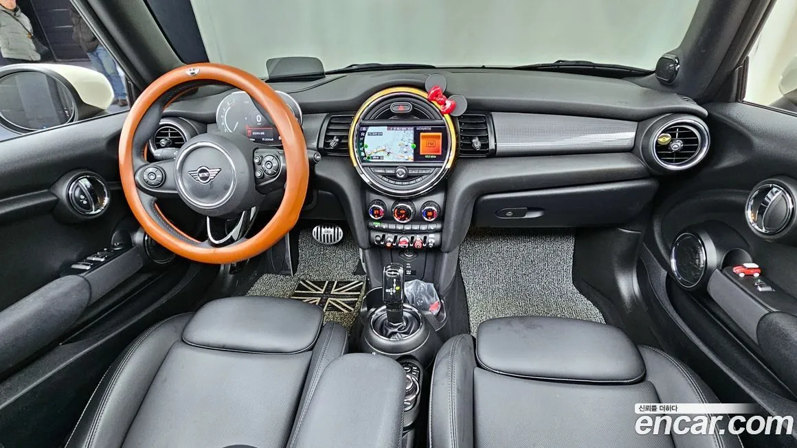 Mini Cooper Convertible 2021 из KR, фото 7