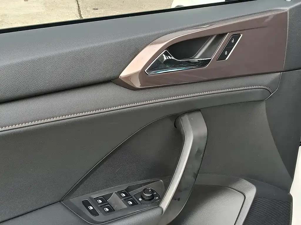 Volkswagen Tharu 2022 из CN, фото 10