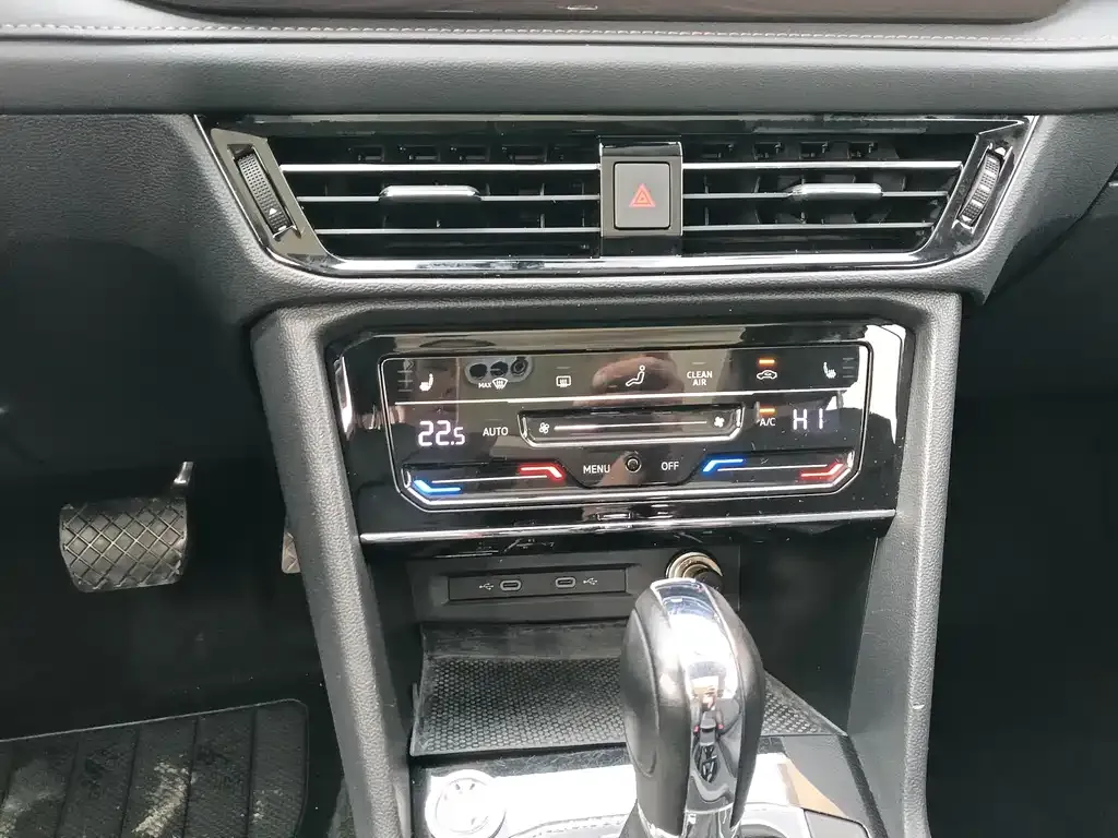Volkswagen Tharu 2022 из CN, фото 8