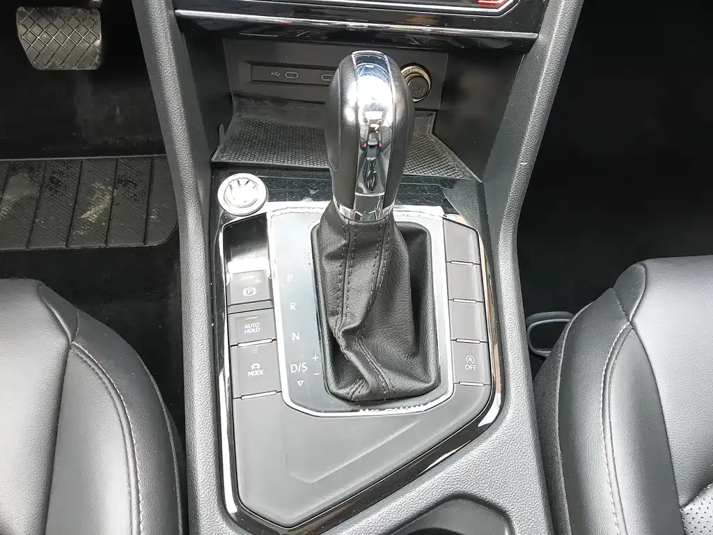 Volkswagen Tharu 2022 из CN, фото 9
