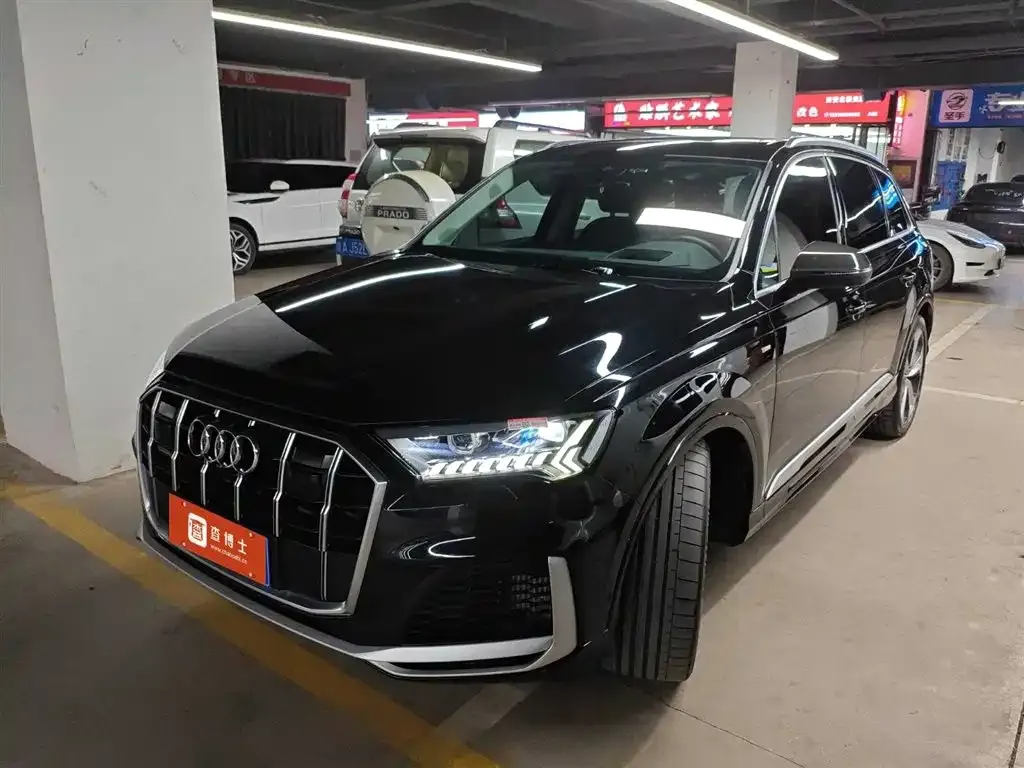 Audi Q7 2023 из CN, фото 2