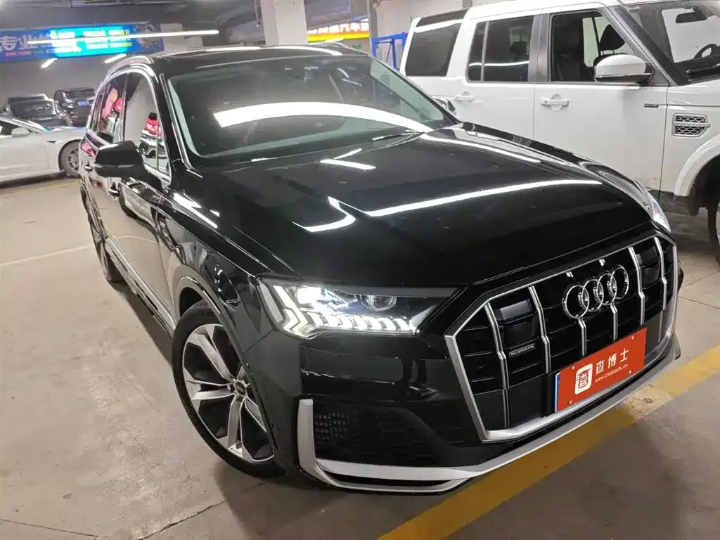 Audi Q7 2023 из CN, фото 3
