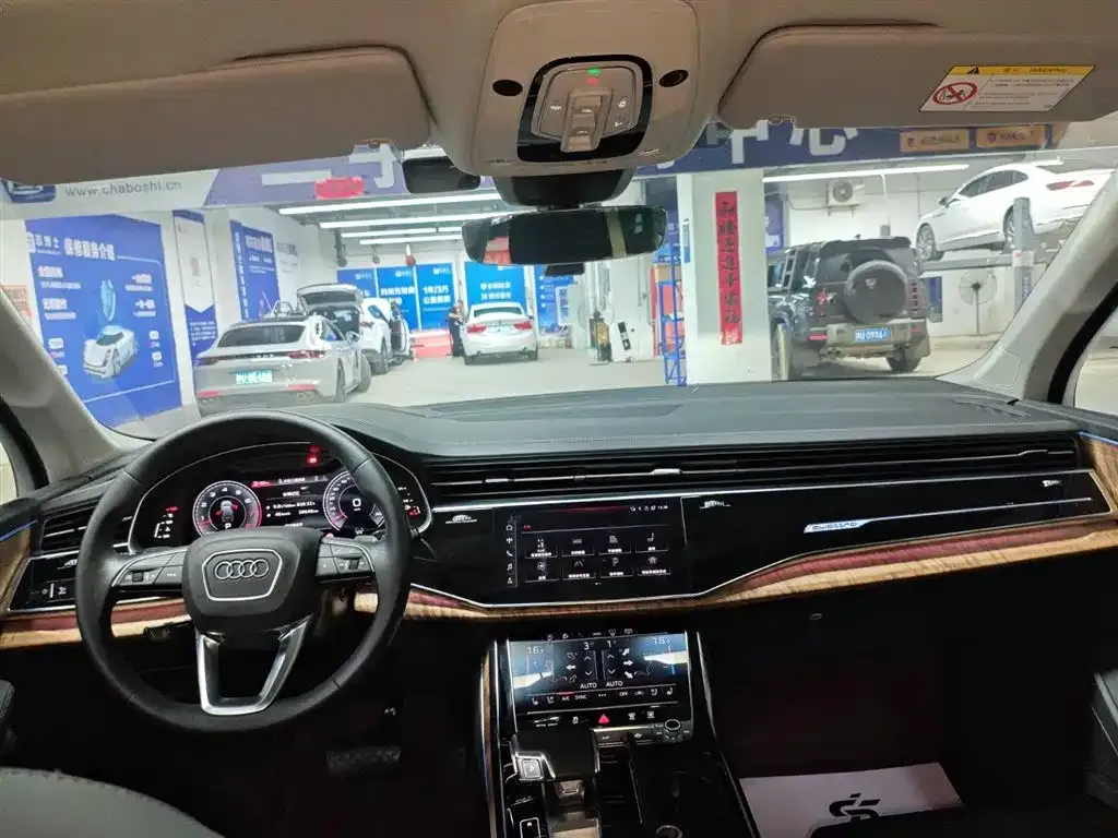 Audi Q7 2023 из CN, фото 6