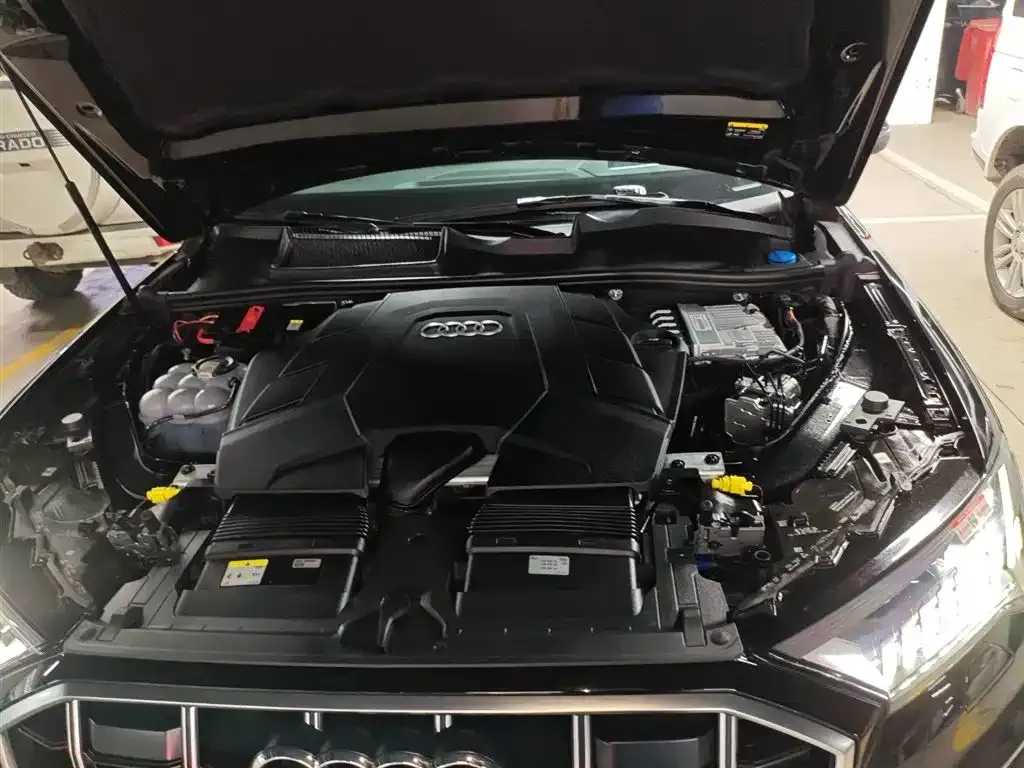 Audi Q7 2023 из CN, фото 9