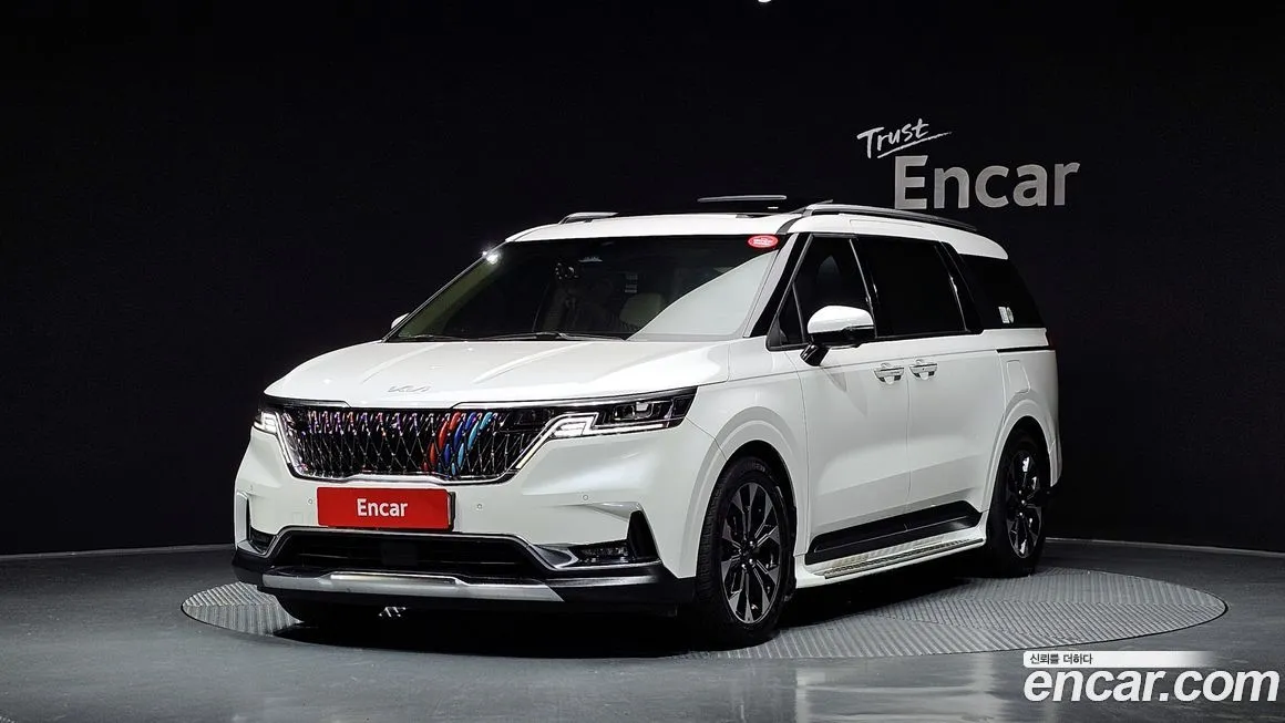Kia Carnival — фото 1