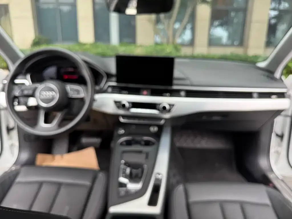 Audi A4L 2021 из CN, фото 7