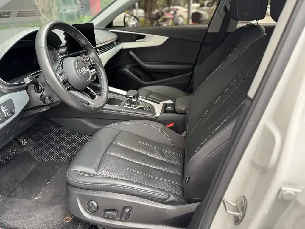 Audi A4L 2021 из CN, фото 8