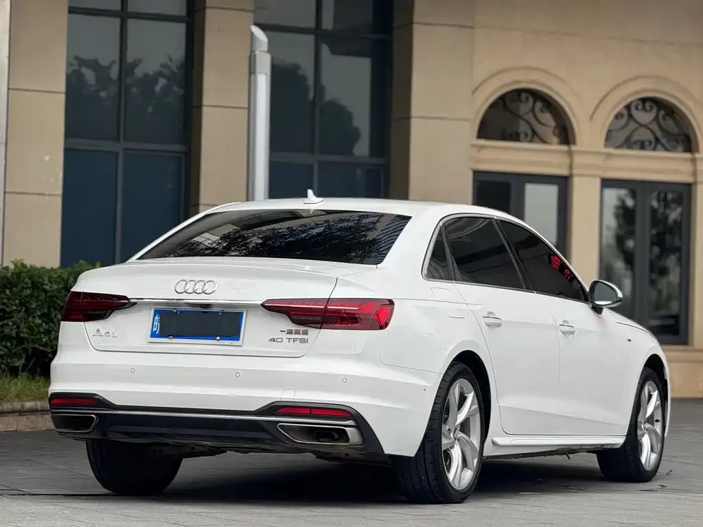 Audi A4L 2021 из CN, фото 9
