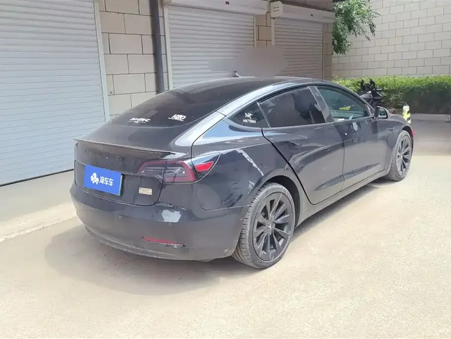 Tesla Model 3 — фото 3