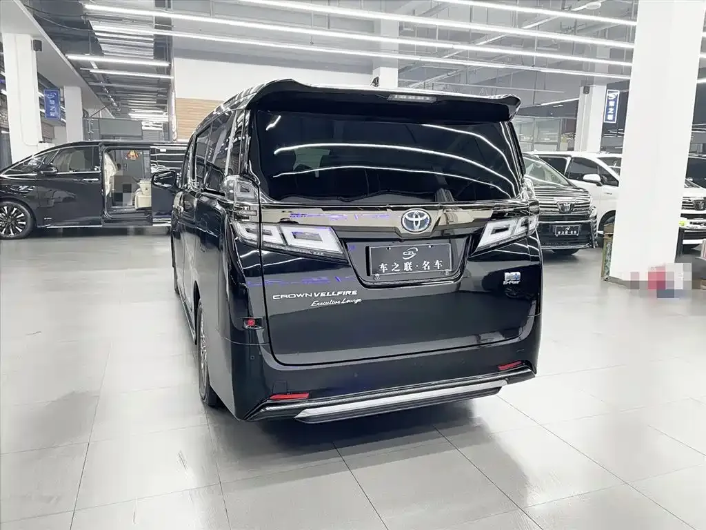 Toyota Vellfire 2023 из CN, фото 4