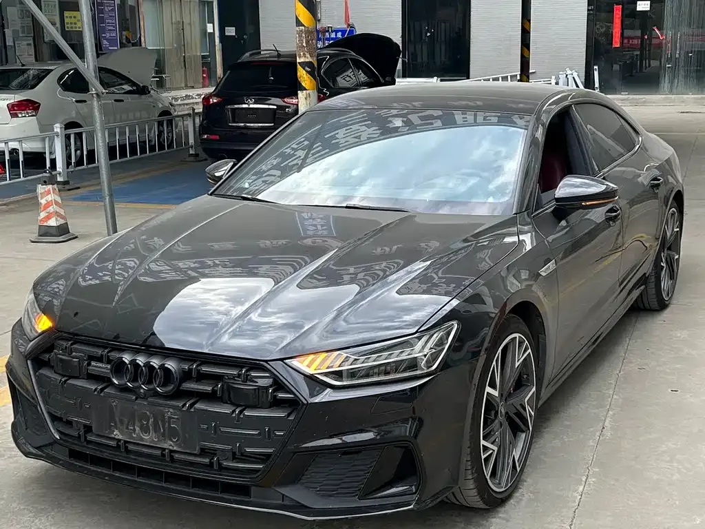 Audi A7L 2023 из CN, фото 1