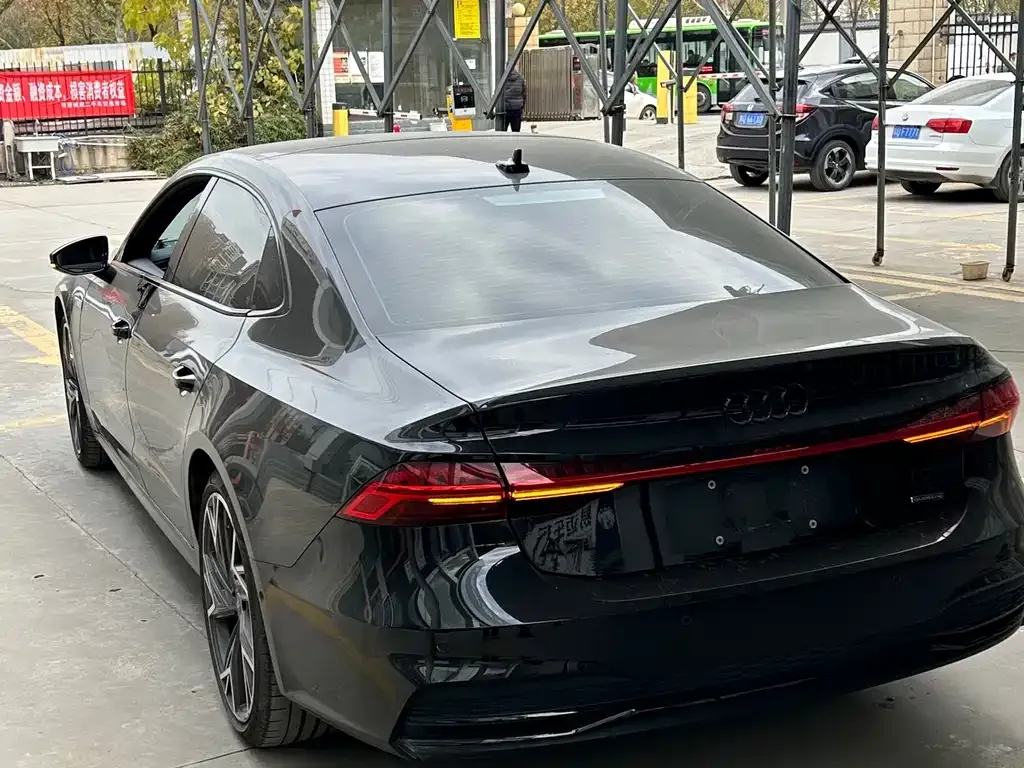 Audi A7L 2023 из CN, фото 2