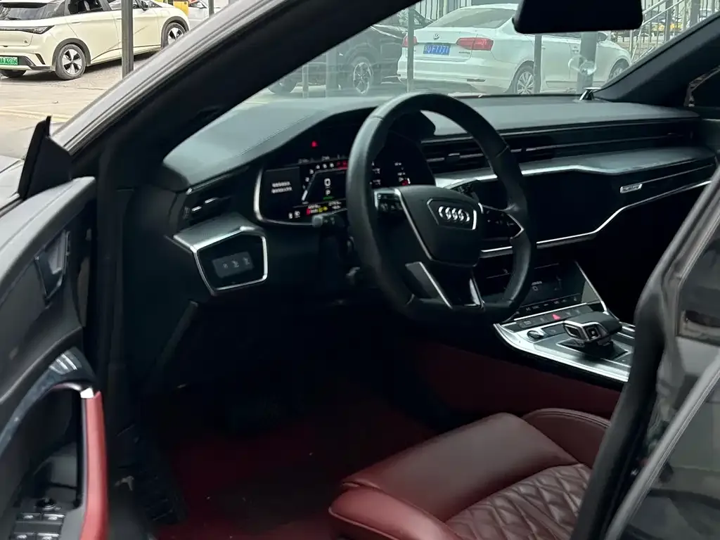 Audi A7L 2023 из CN, фото 3