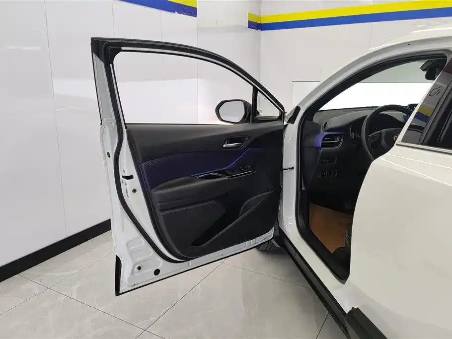 Toyota C-HR 2021 из CN, фото 7